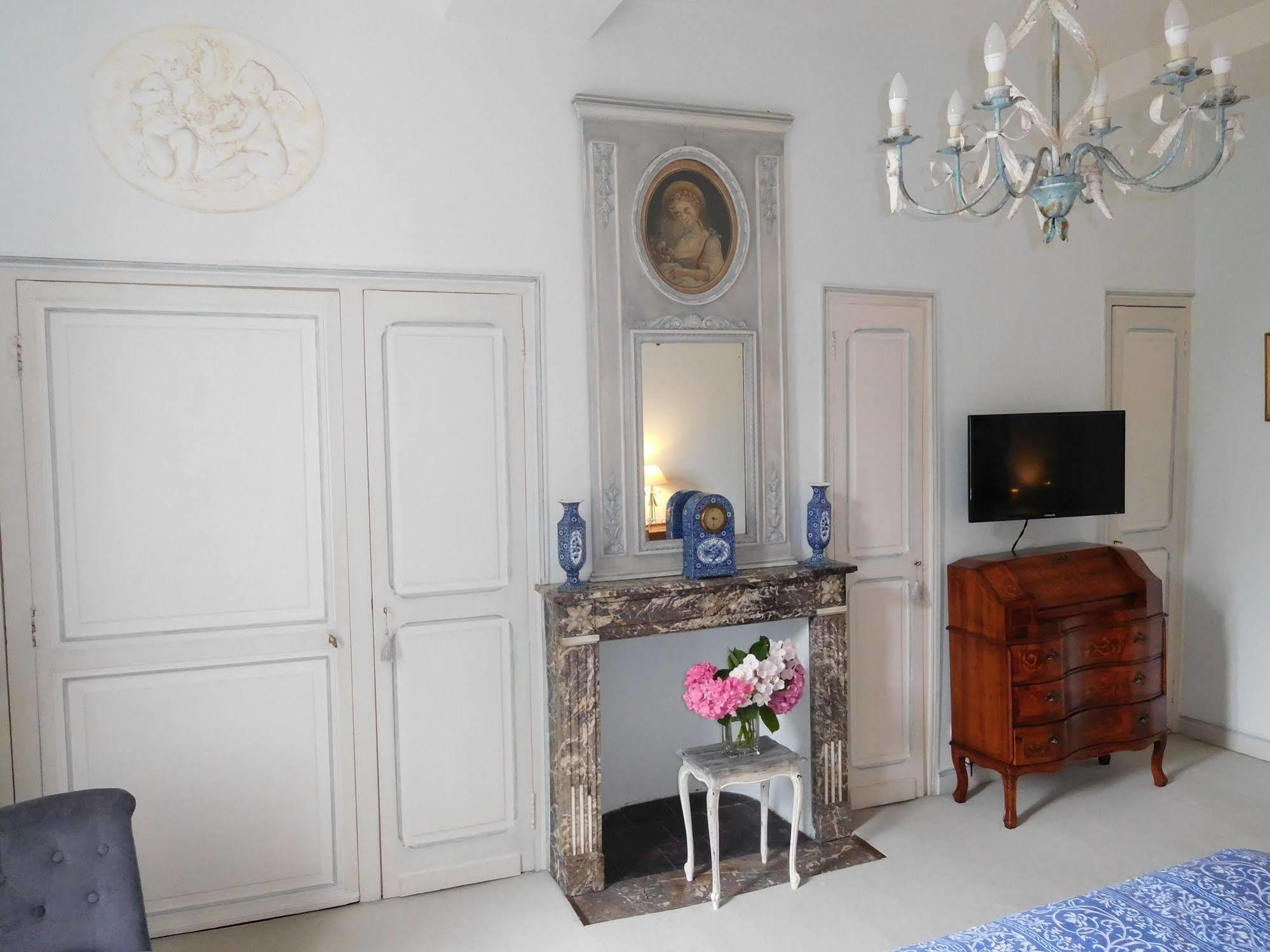 Chambres D'Hotes Chateau De Courcelette Hem Екстериор снимка