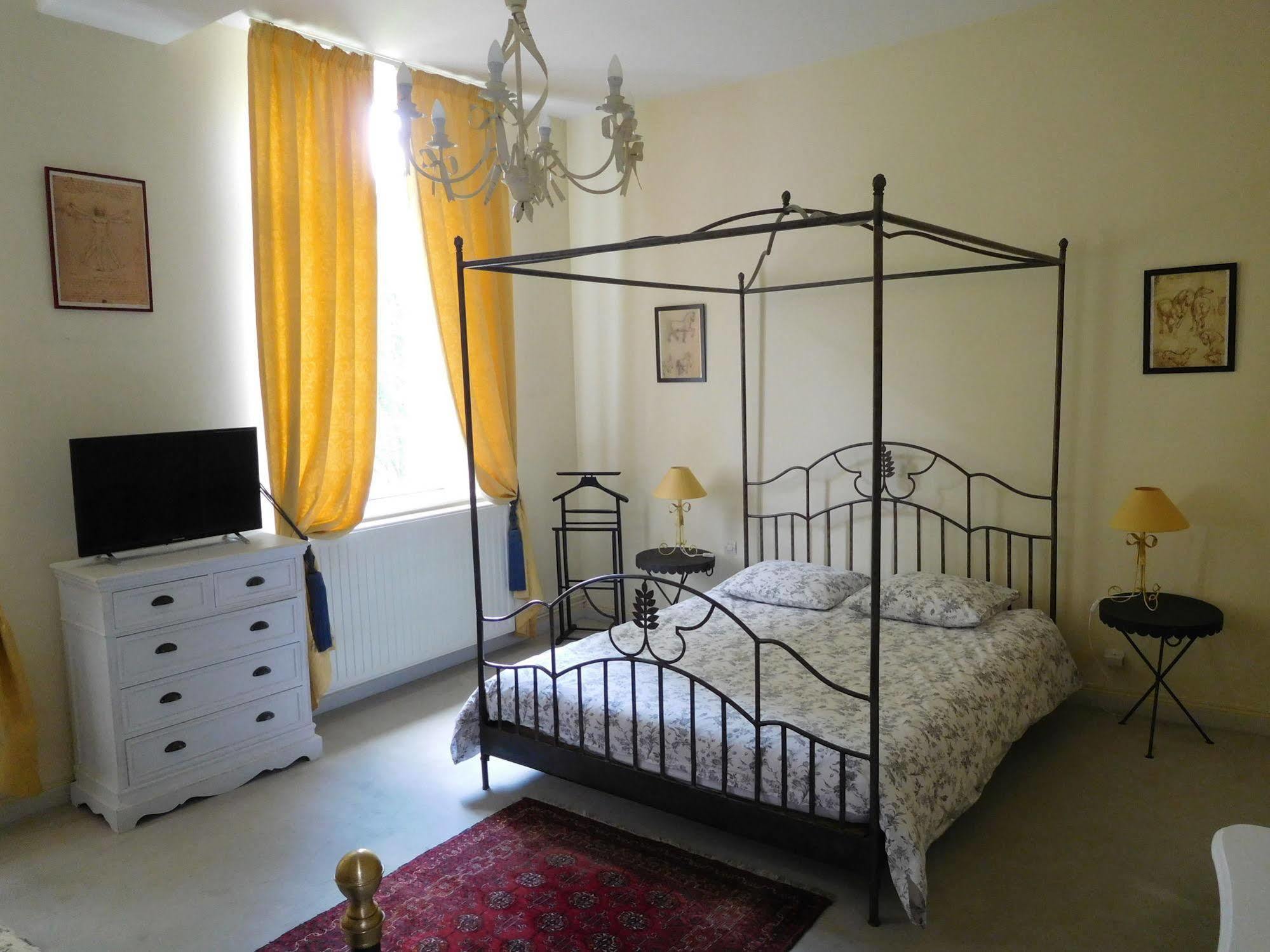 Chambres D'Hotes Chateau De Courcelette Hem Екстериор снимка