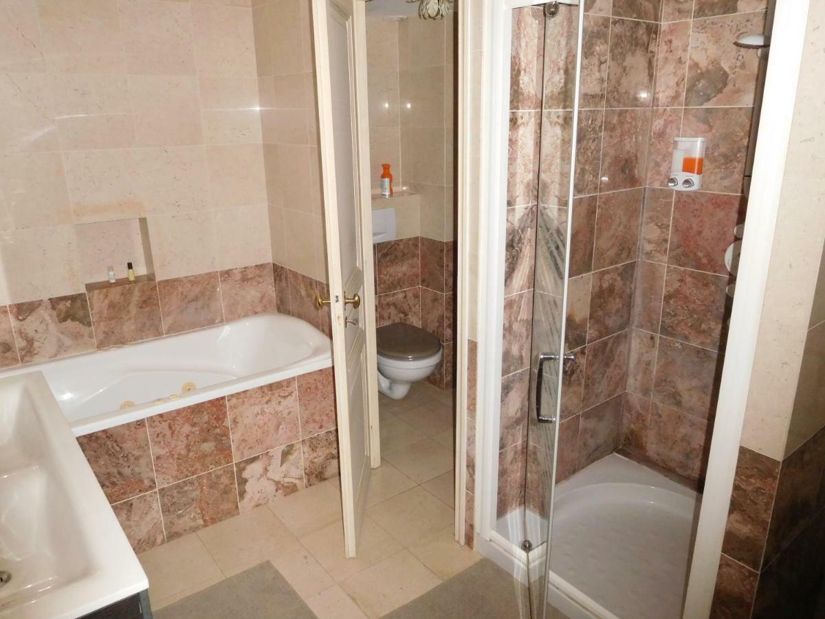 Chambres D'Hotes Chateau De Courcelette Hem Екстериор снимка